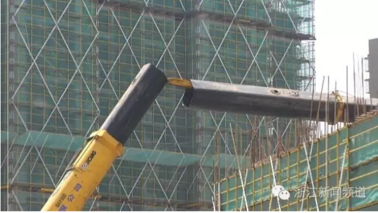 五一假期，杭州一工地的起重機(jī)吊機(jī)倒塌，造成1人重傷，3人輕傷